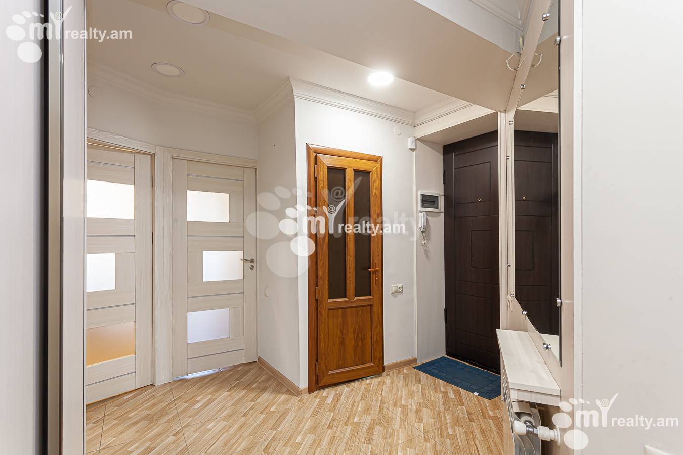 Снять 4 комнатную квартиру Лалаянц, Центр Ереван, 152479