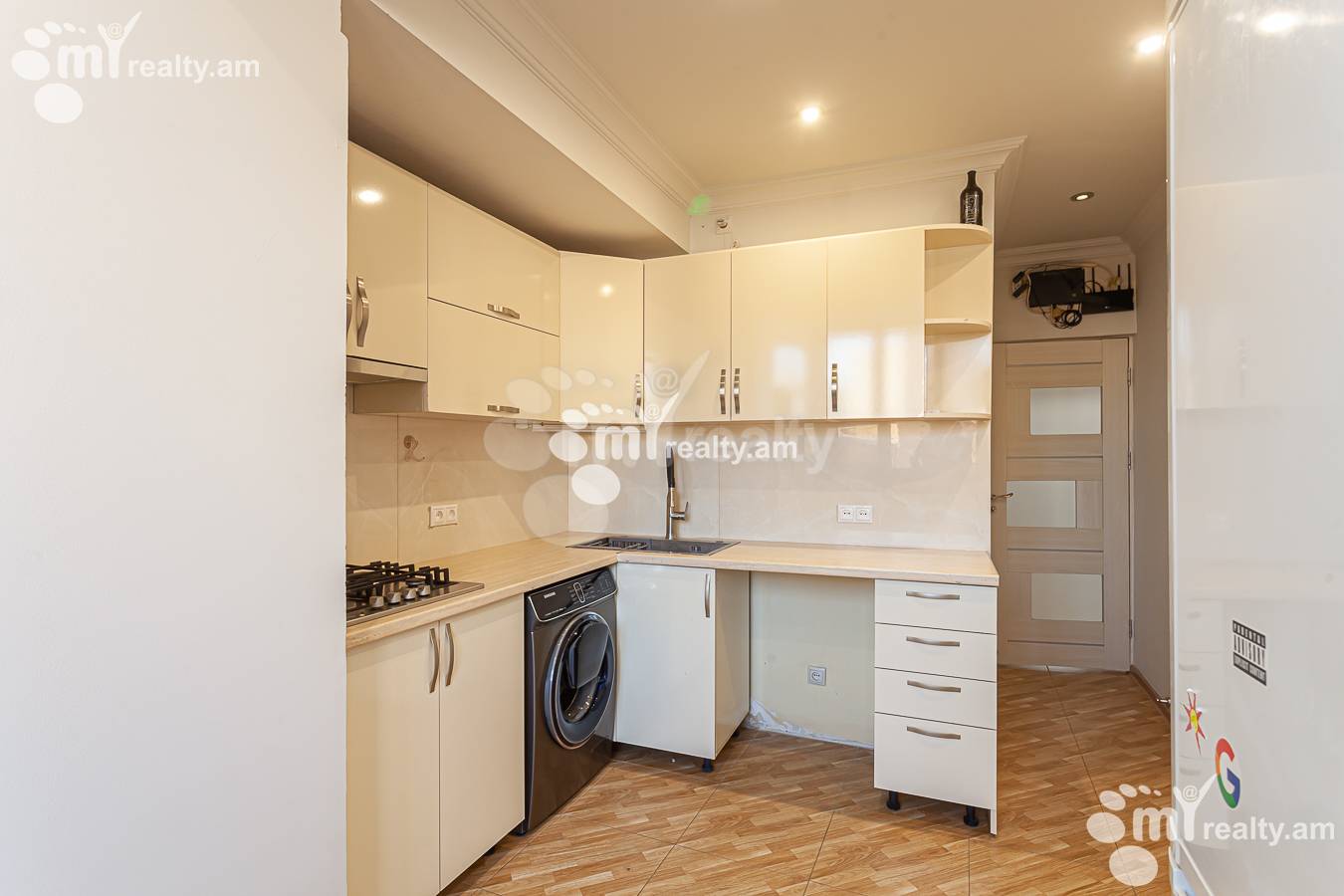 Снять 4 комнатную квартиру Лалаянц, Центр Ереван, 152479