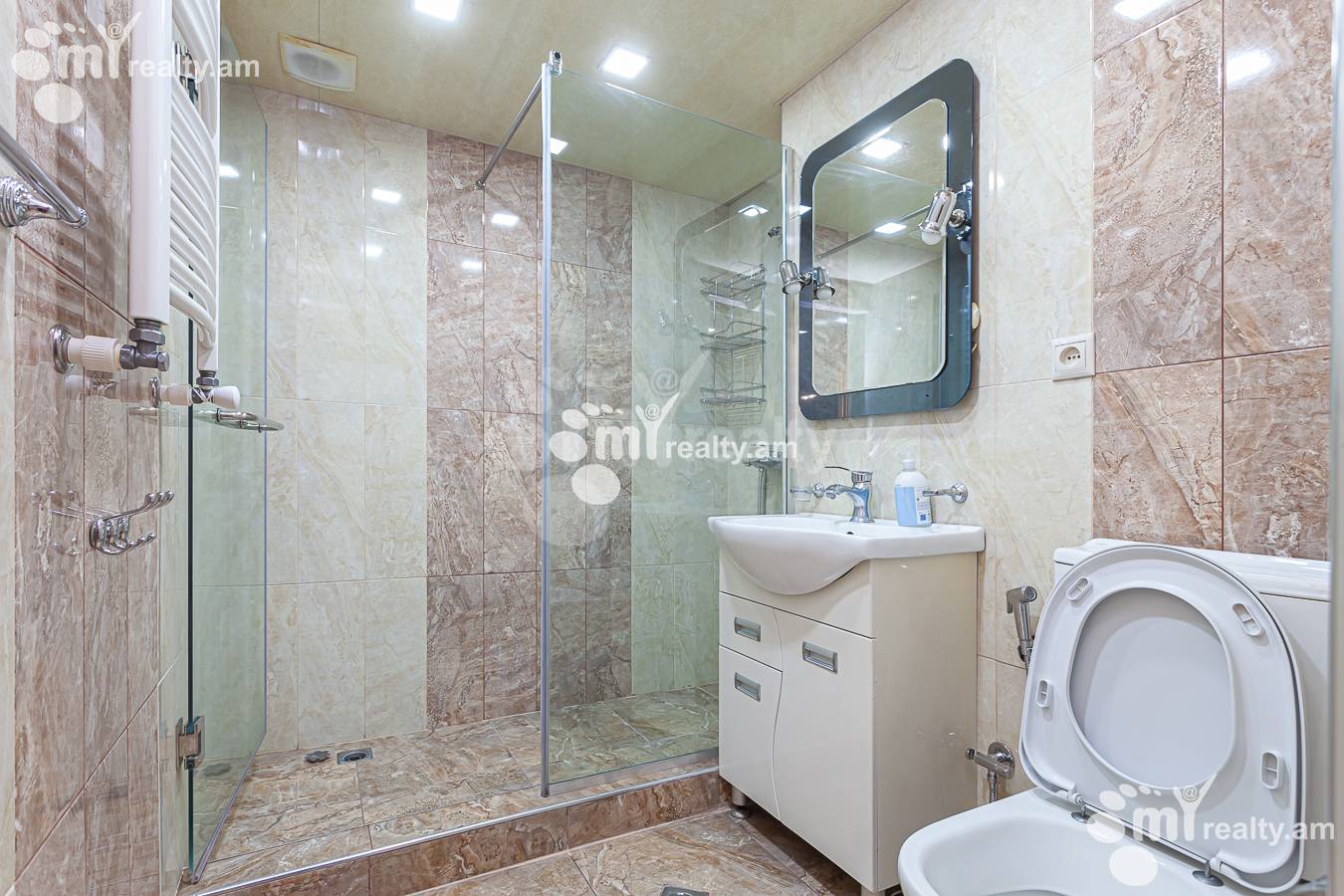 Снять 4 комнатную квартиру Лалаянц, Центр Ереван, 152479