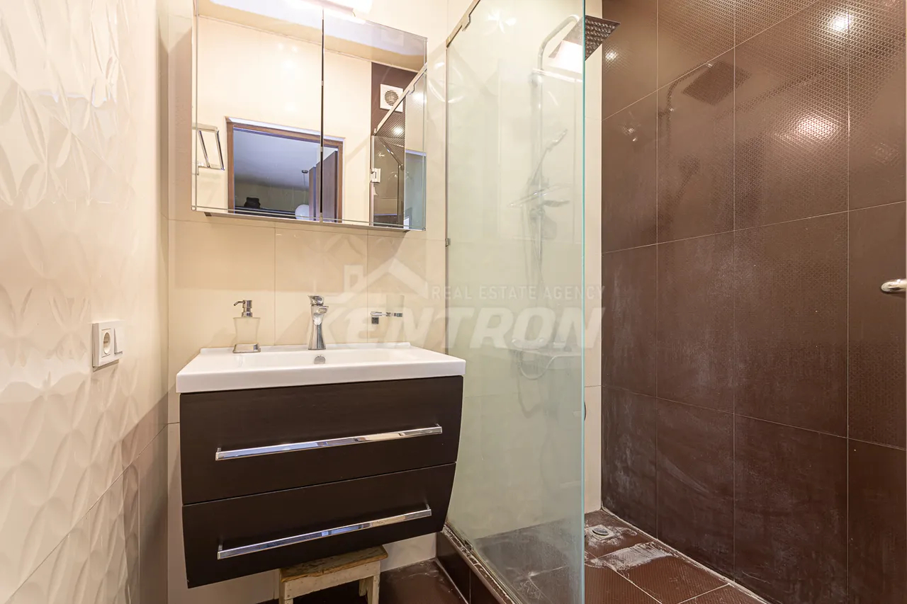 4 bedroom apartment for sale خیابان هاکوبیان, عربگیر ایروان, 158131