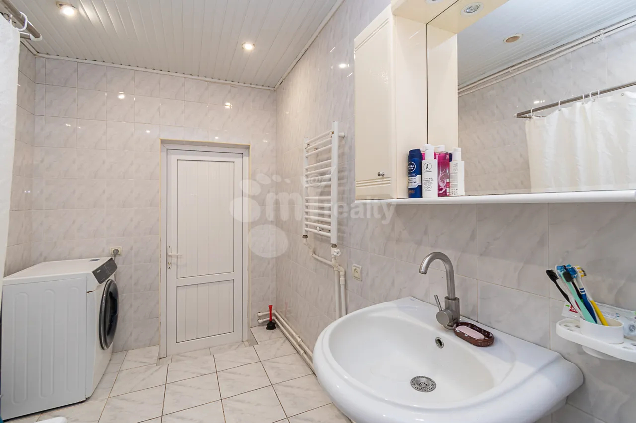 House for sale Zovuni dis, زوونی کوتایک, 160474