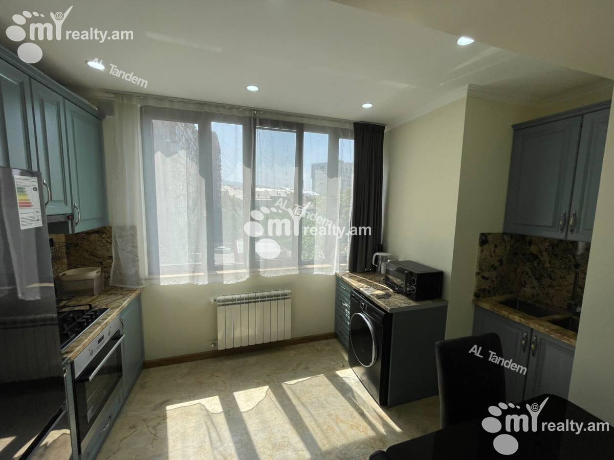 Купить 3 комнатную квартиру Анрапетутян ул, Центр Ереван, 156569