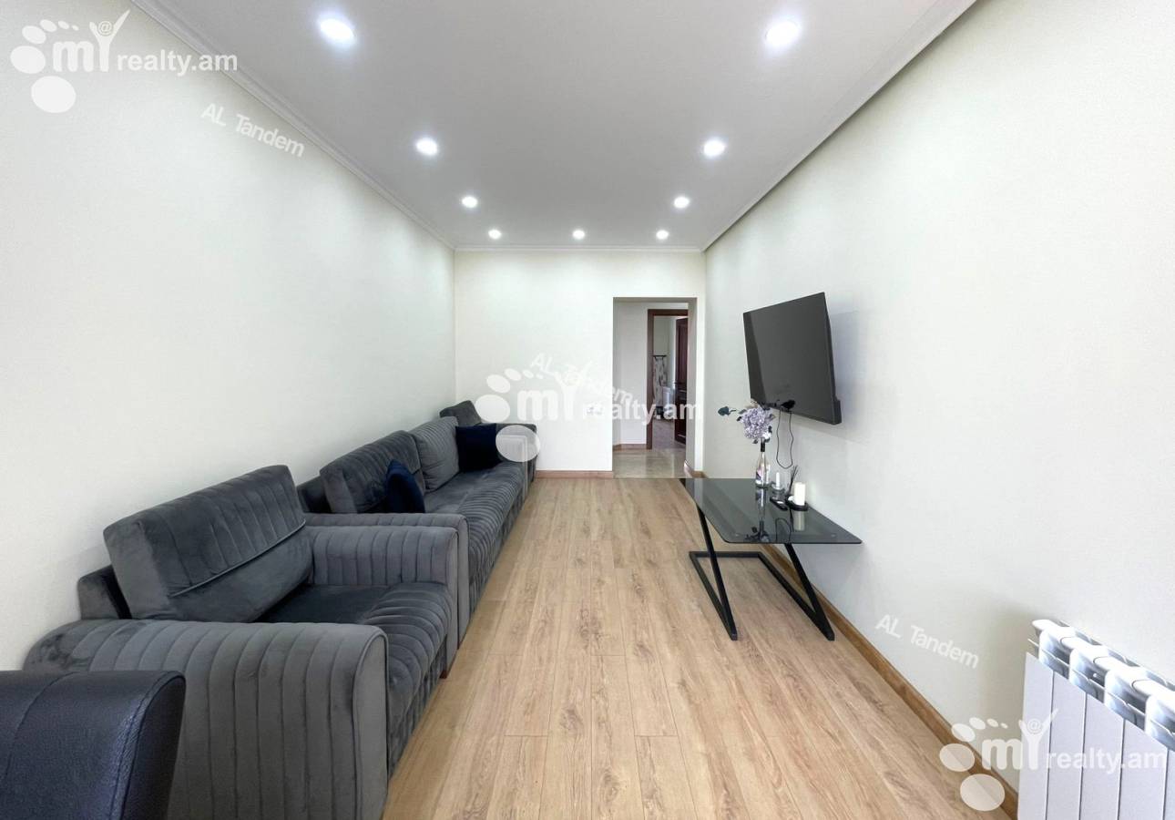 Купить 3 комнатную квартиру Анрапетутян ул, Центр Ереван, 156569