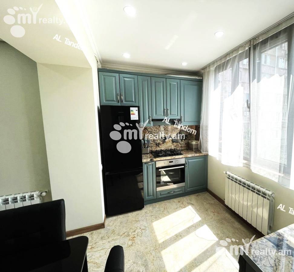 Купить 3 комнатную квартиру Анрапетутян ул, Центр Ереван, 156569