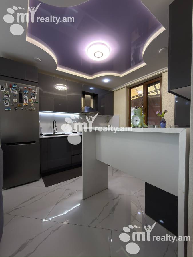 4 bedroom apartment for sale خیابان ا. آوِتیسیان, عربگیر ایروان, 160137