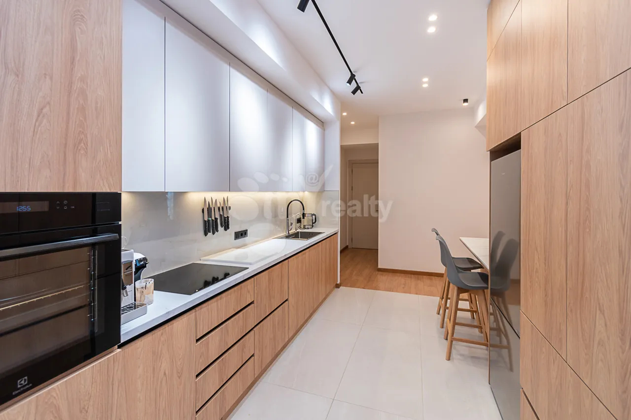 4 bedroom apartment for sale Ghapantsian St, Arabkir Yerevan, 160276