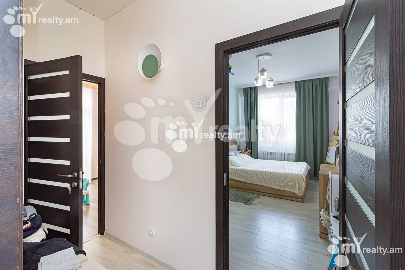 3 bedroom apartment for sale خیابان فوچیک, آچاپنیاک ایروان, 136093