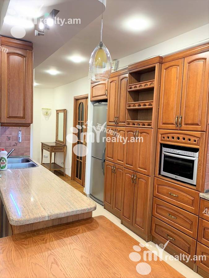 Снять 3 комнатную квартиру Мгер Мкртчян ул, Центр Ереван, 122518