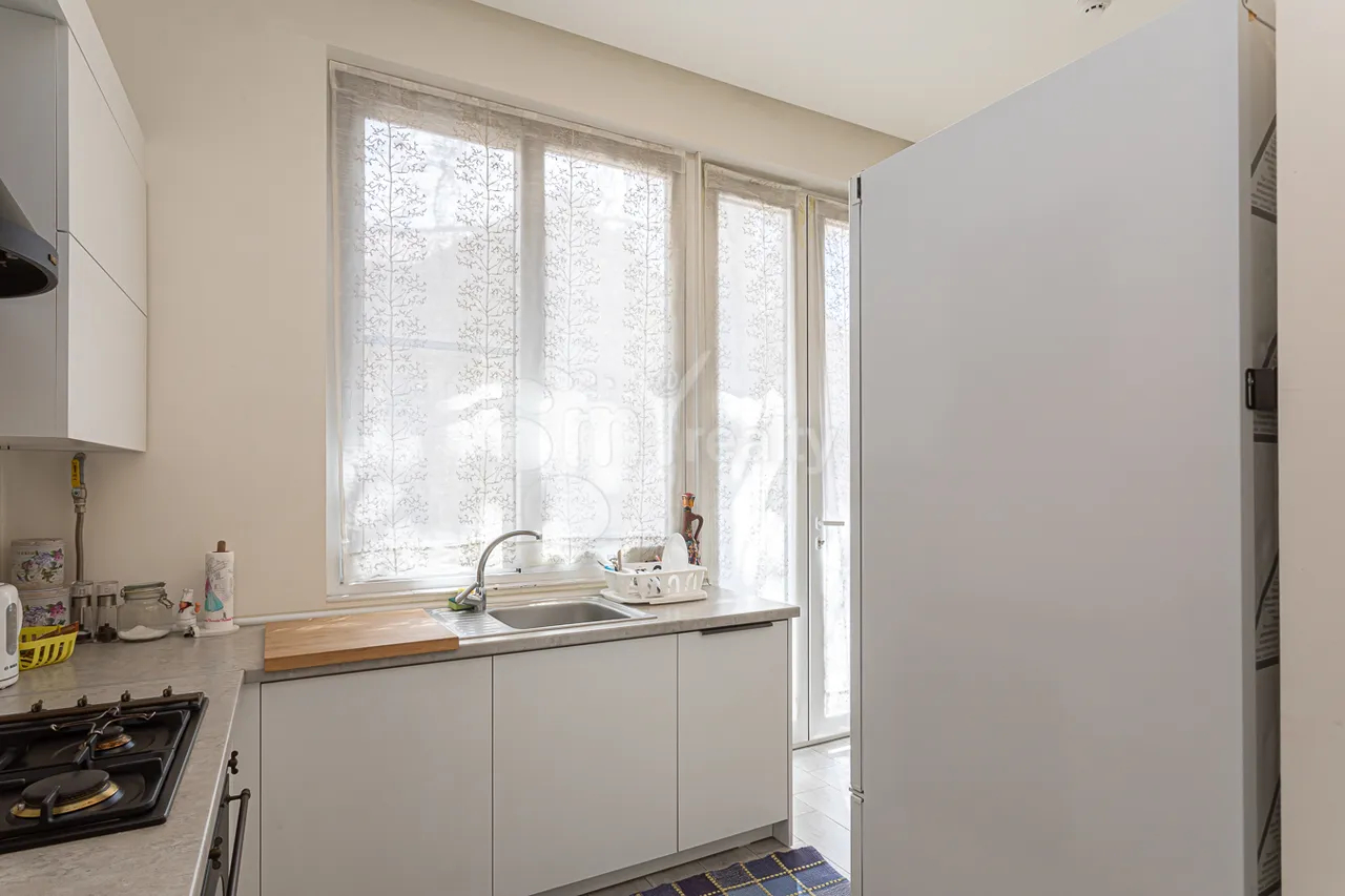 3 bedroom apartment for sale Teryan St, Center Yerevan, 160084