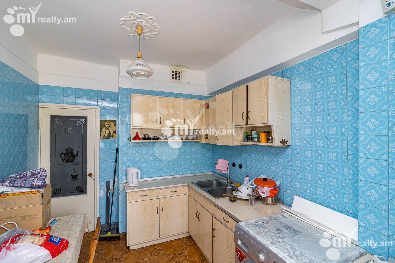 3 bedroom apartment for sale Tigran Mets Ave, Center Yerevan, 148120