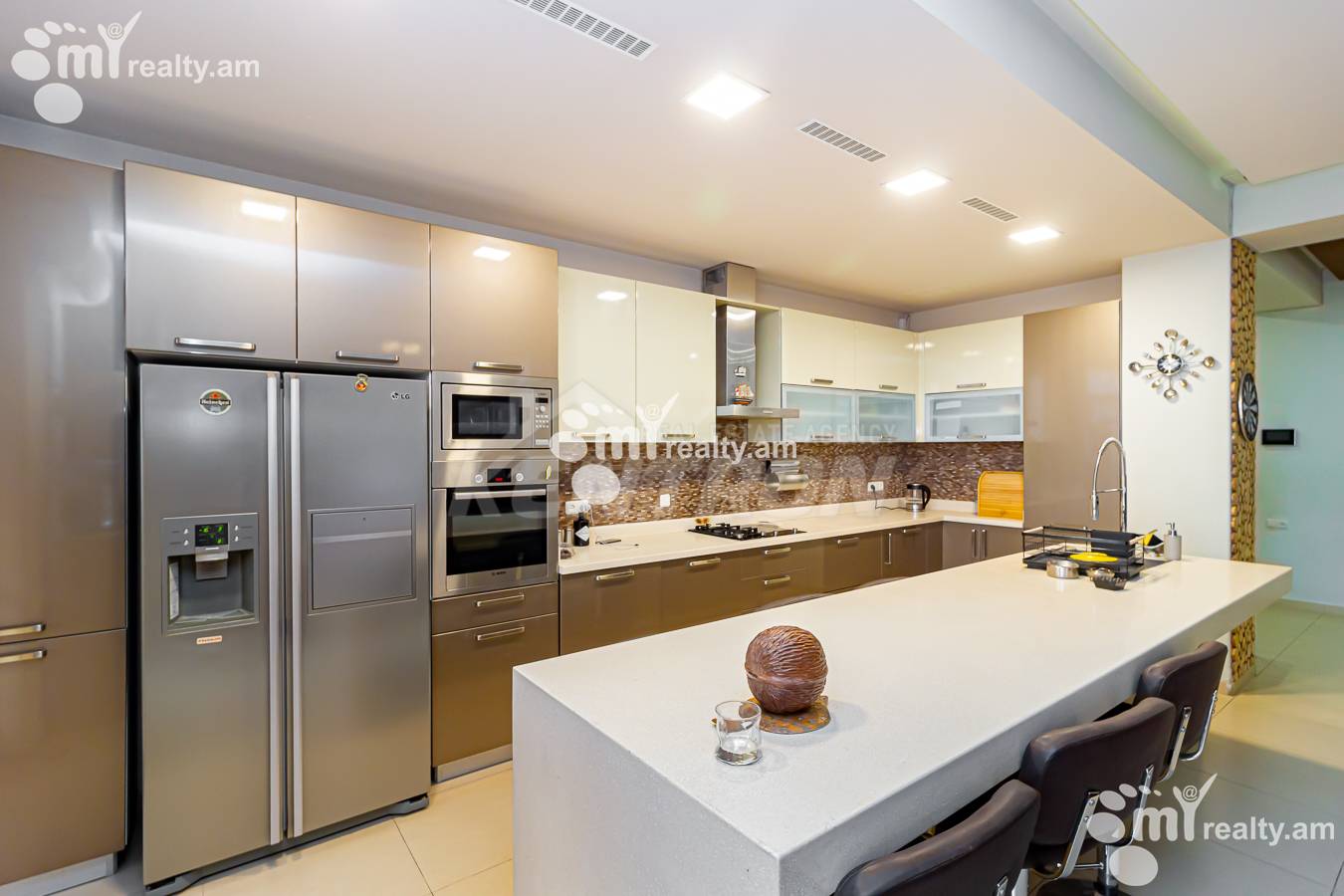 4 bedroom apartment for rent خیابان آنتارایین, مرکز شهر ایروان, 153236