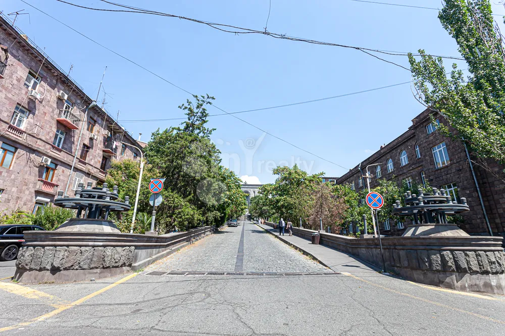2-bedroom/apartment-for-sale/Mashtots+Ave/Center/Yerevan