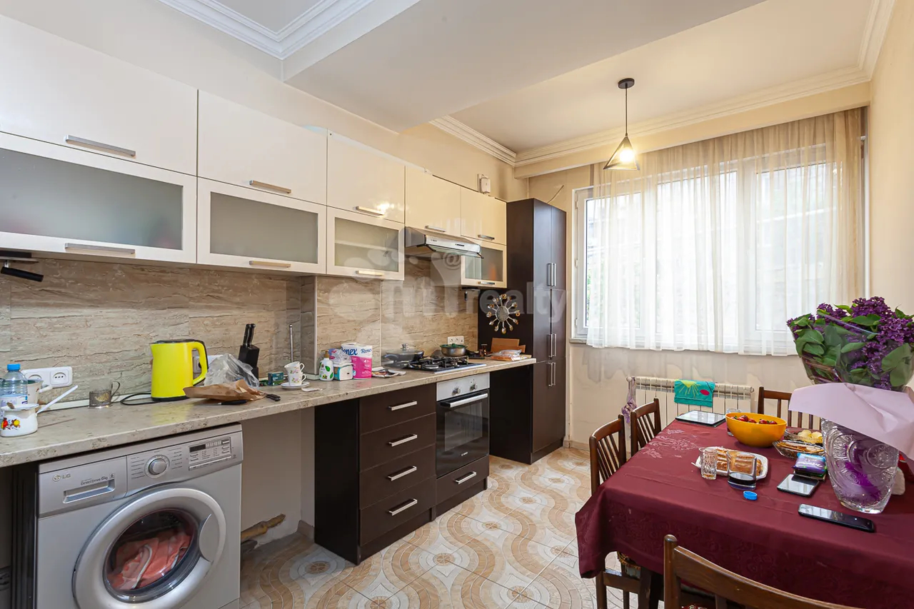 3 bedroom apartment for sale Tsovakal Isakov Ave, Center Yerevan, 160401