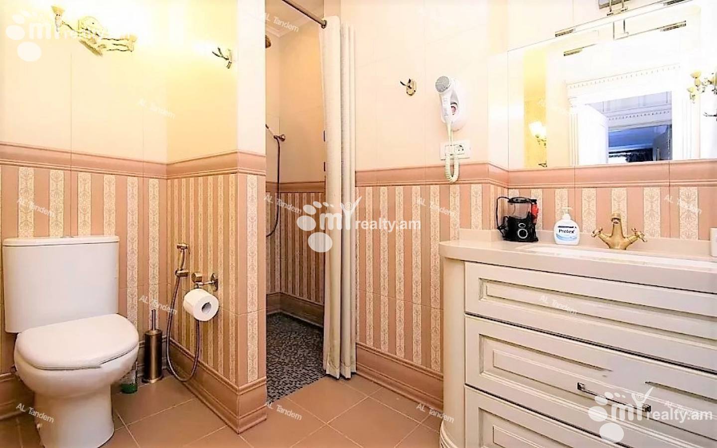 Купить 4 комнатную квартиру Цицернакаберд шоссе, Центр Ереван, 122548