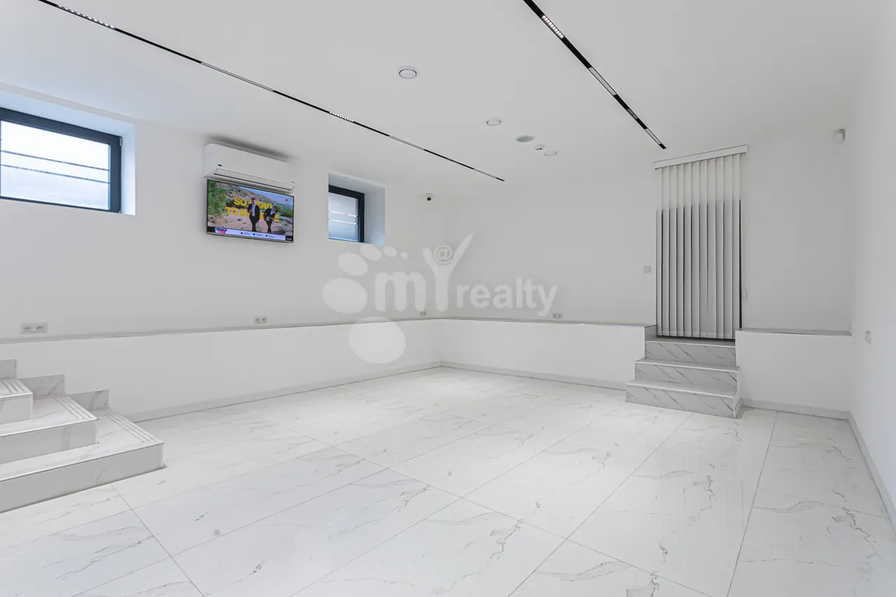 Commercial for rent خیابان امیریان, مرکز شهر ایروان, 158144