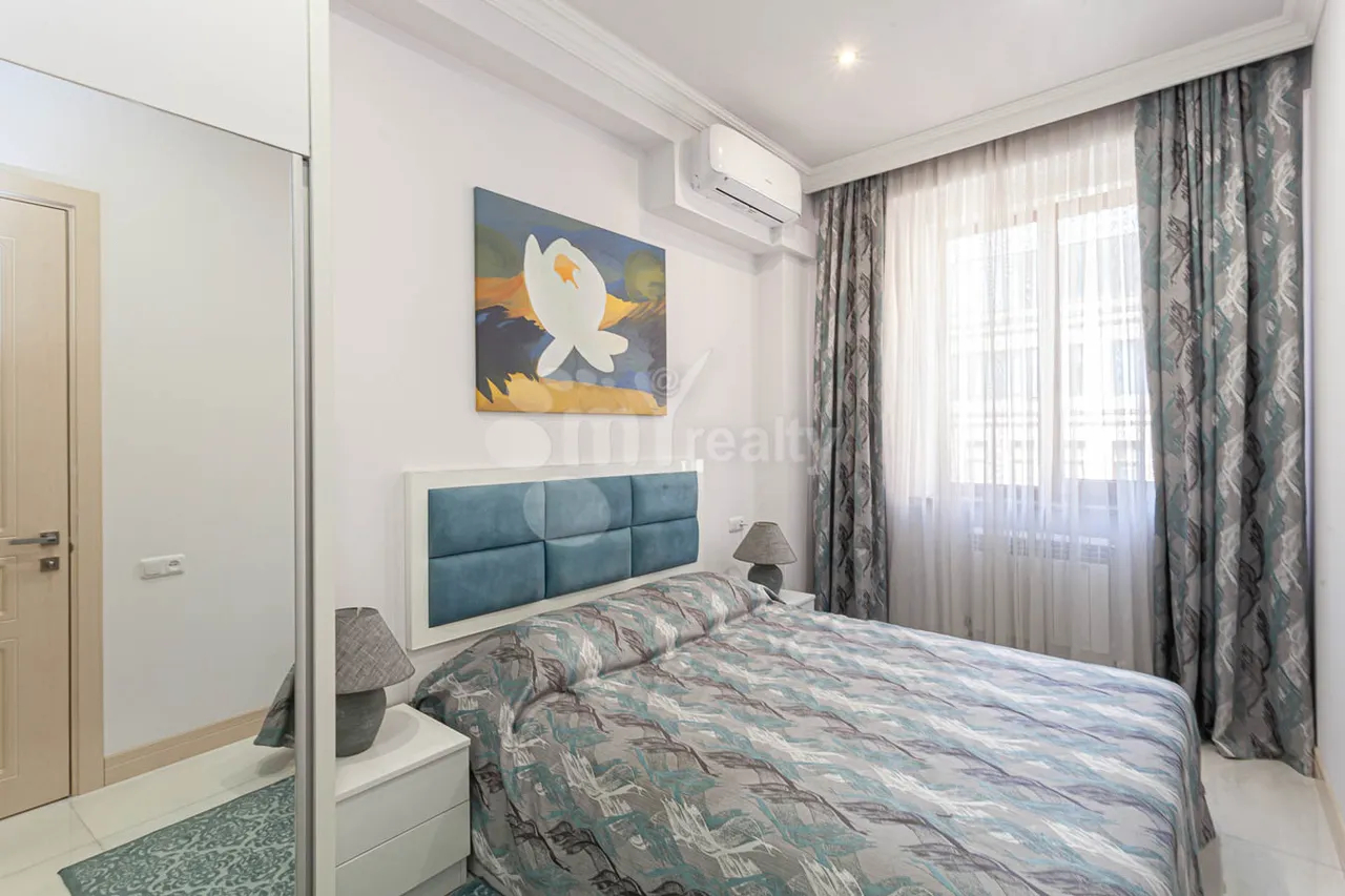 Купить 3 комнатную квартиру Амирян ул, Центр Ереван, 159133