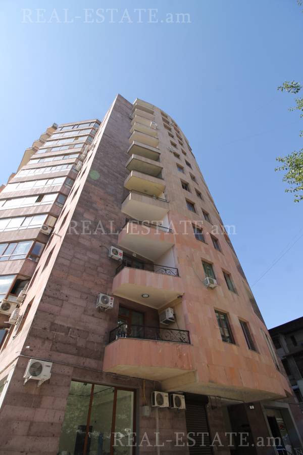 3 սենյականոց բնակարան  Մաշտոցի պող, Կենտրոն Երևան, 85314