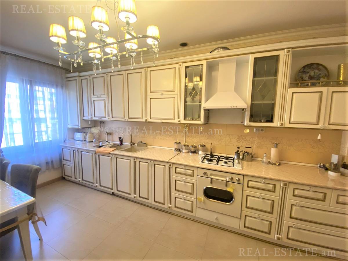4 bedroom apartment for sale Sayat-Nova Ave, Center Yerevan, 116013
