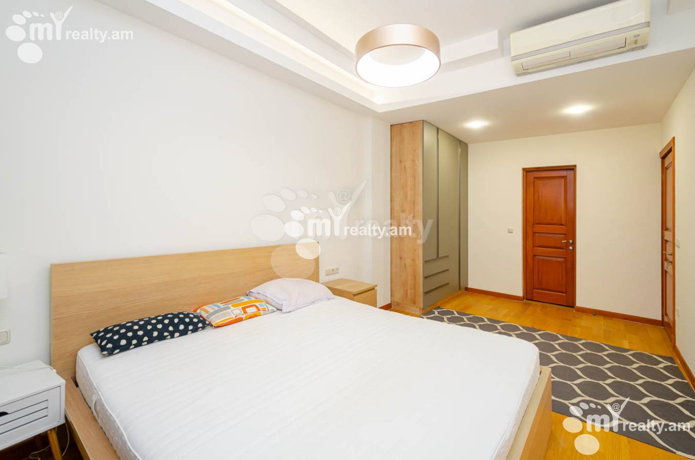 3 bedroom apartment for rent خیابان آنتارایین, مرکز شهر ایروان, 140593