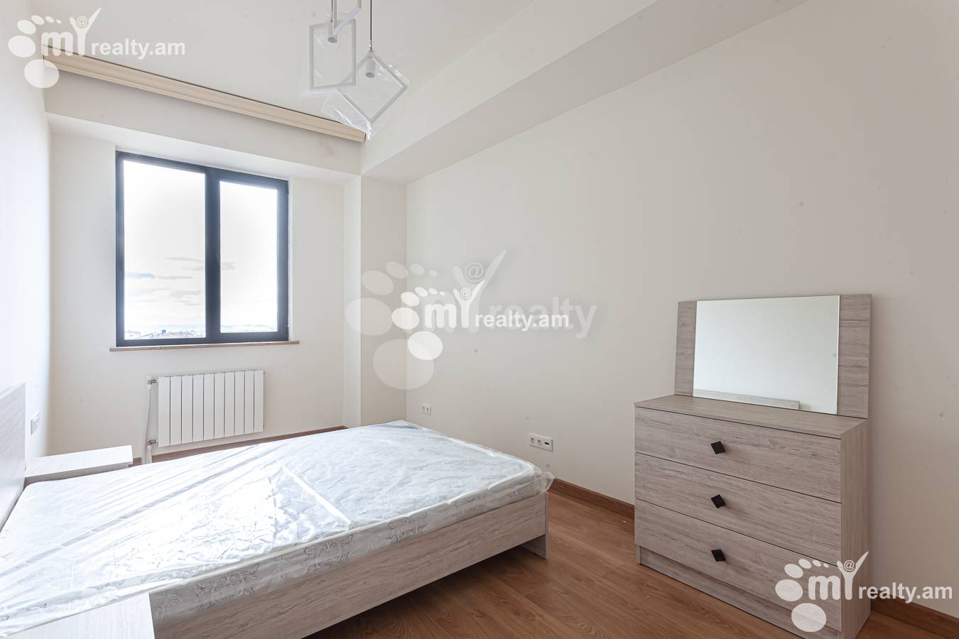 3 bedroom apartment for rent Rostom St, Center Yerevan, 155574