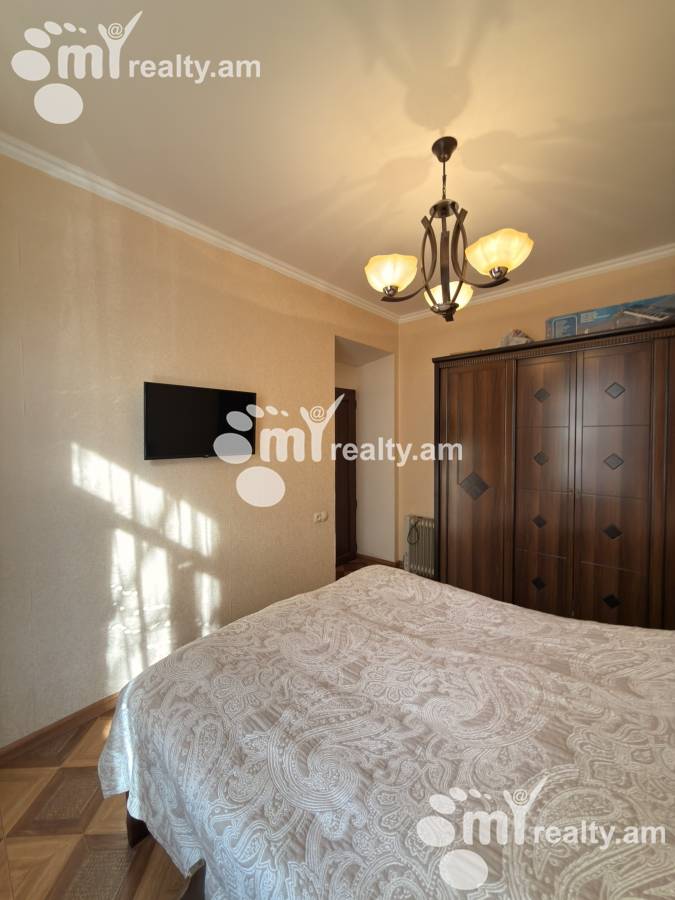 3 bedroom apartment for sale خیابان کومیتاس, عربگیر ایروان, 158530