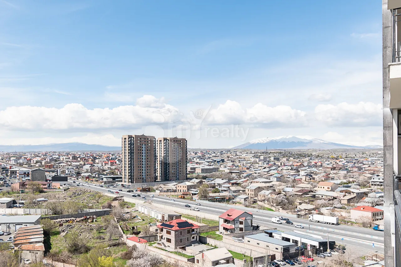 3 սենյականոց բնակարան  Հալաբյան փող, Աջափնյակ Երևան, 160127