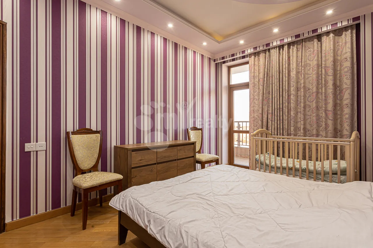 3 սենյականոց բնակարան վարձով Սայաթ-Նովայի պող, Կենտրոն Երևան, 158875