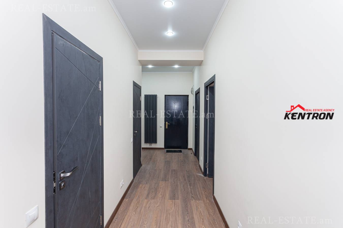 3 սենյականոց բնակարան  Գ. Հովսեփյան փող, Նորք-Մարաշ Երևան, 131969