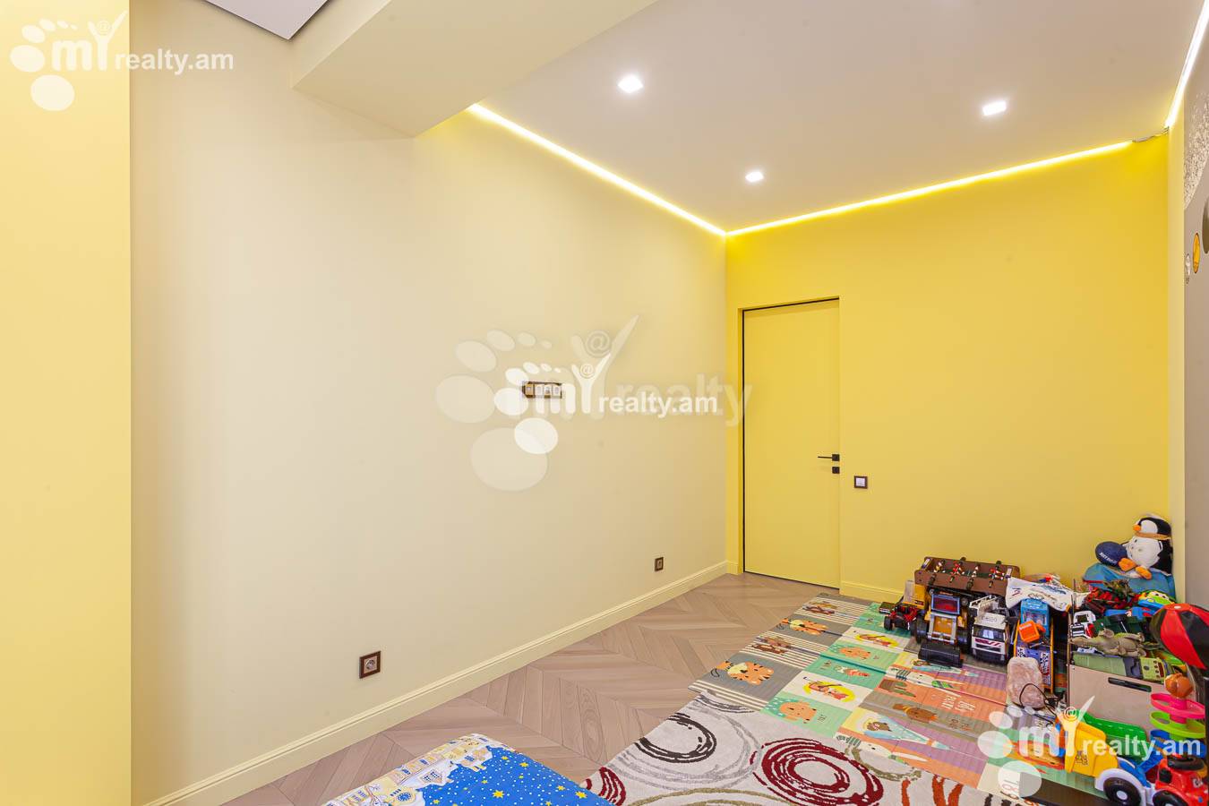 4 սենյականոց բնակարան  Ադոնց փող, Արաբկիր Երևան, 153012