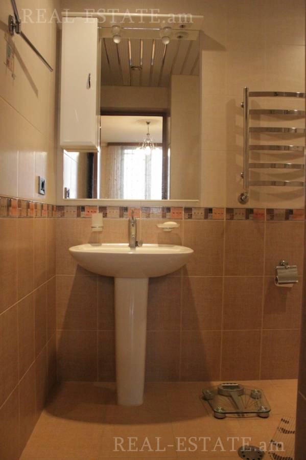 4 bedroom apartment for sale rue d'Aghayan, Center Yerevan, 139111