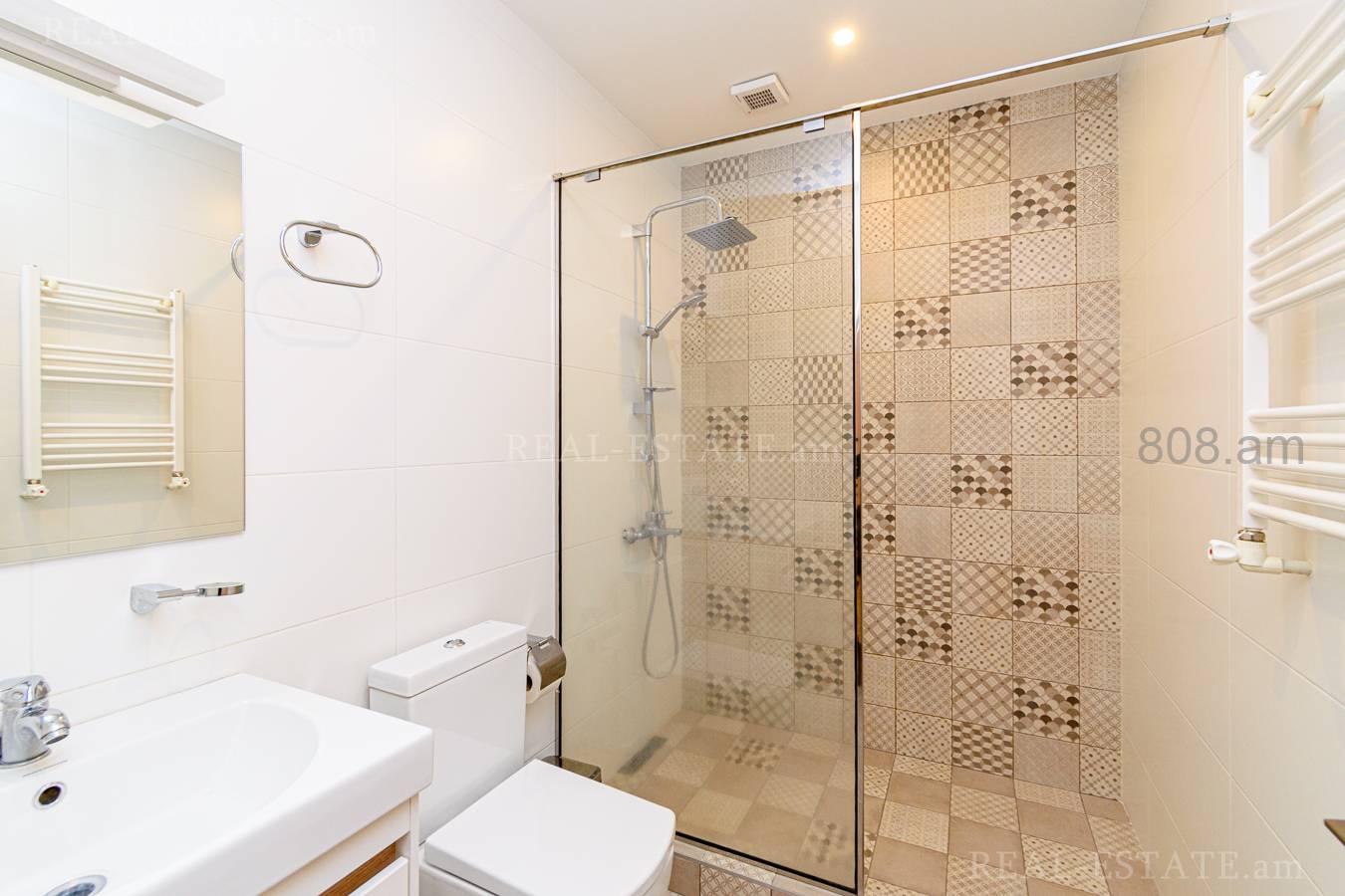 3 սենյականոց բնակարան  Պուշկինի փող, Կենտրոն Երևան, 131686