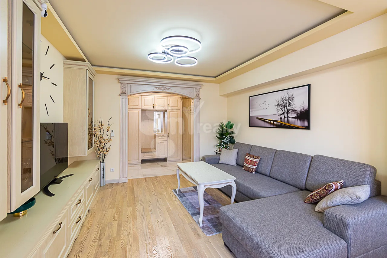 3 bedroom apartment for rent خیابان موسکوویان, مرکز شهر ایروان, 159374