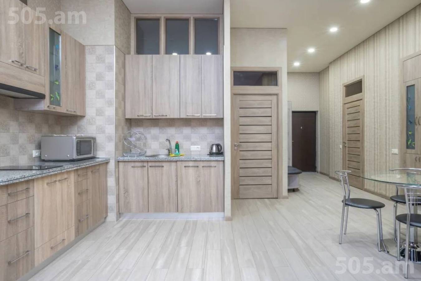 3 սենյականոց բնակարան  Բուզանդի փող, Կենտրոն Երևան, 153037