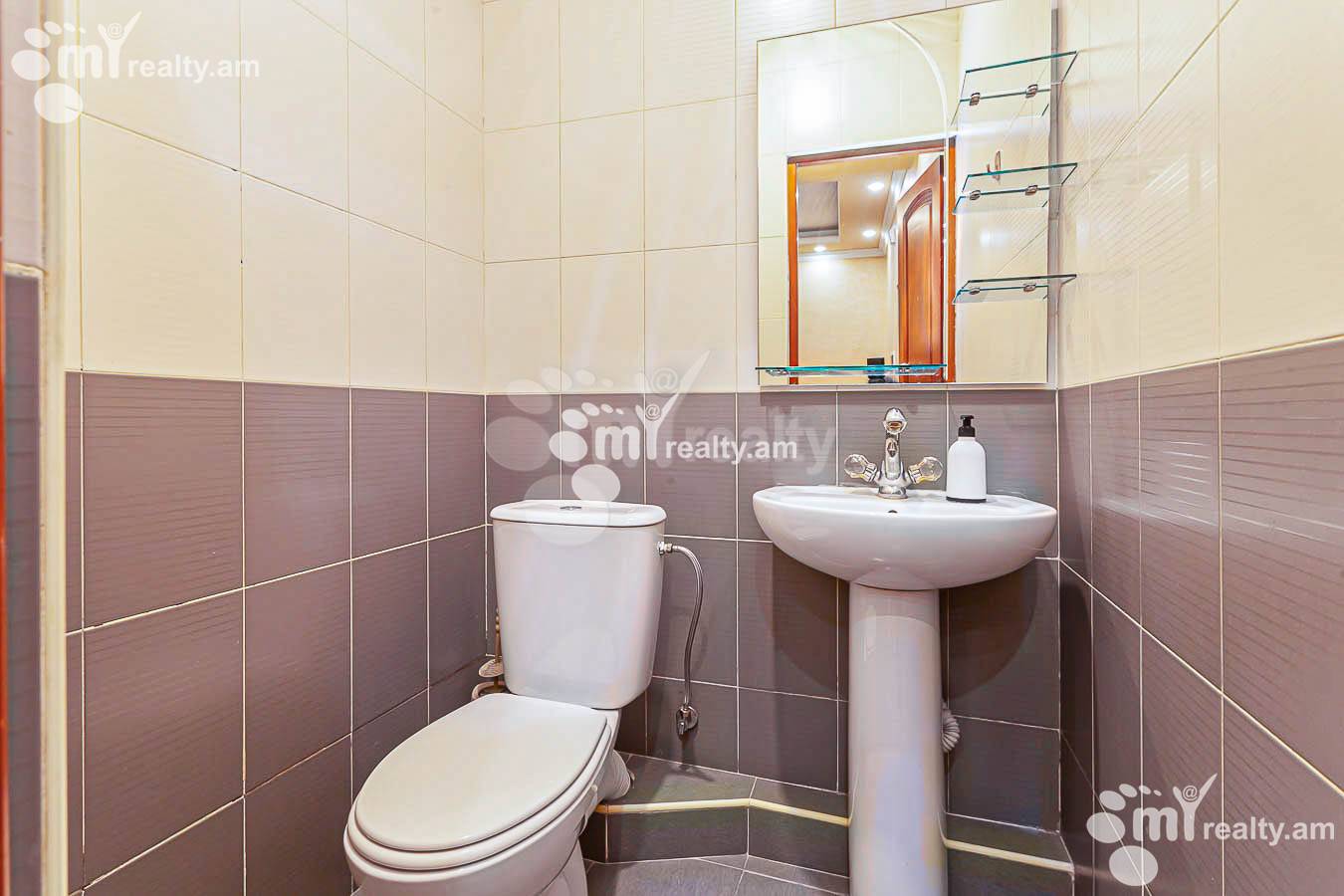 Купить 3 комнатную квартиру Екмалян ул, Центр Ереван, 153469