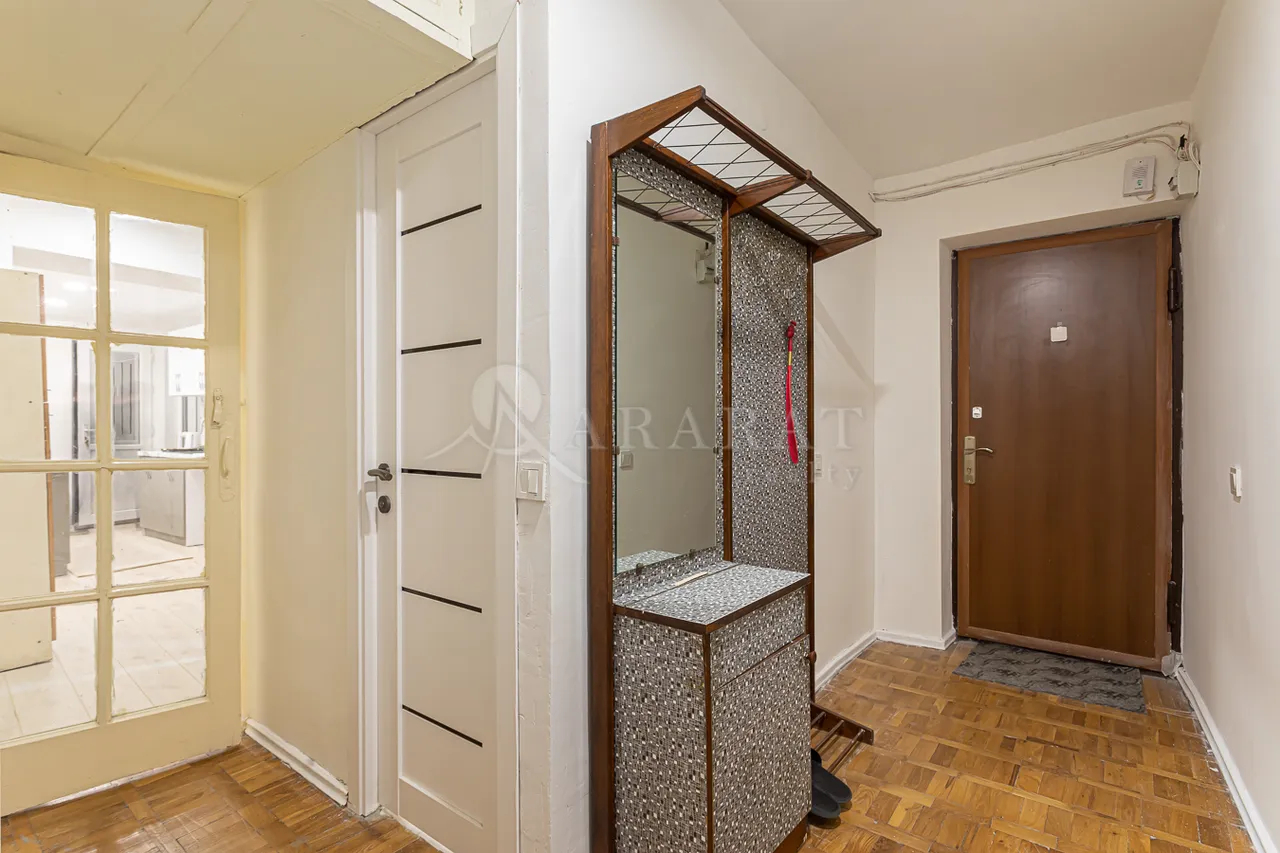 3 bedroom apartment for sale Mashtots Ave, Center Yerevan, 157755