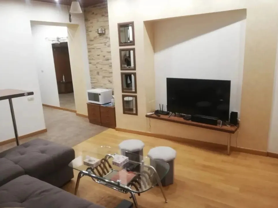varcov-bnakaran/2-senyakanoc/Tamanyan+St/Center/Yerevan