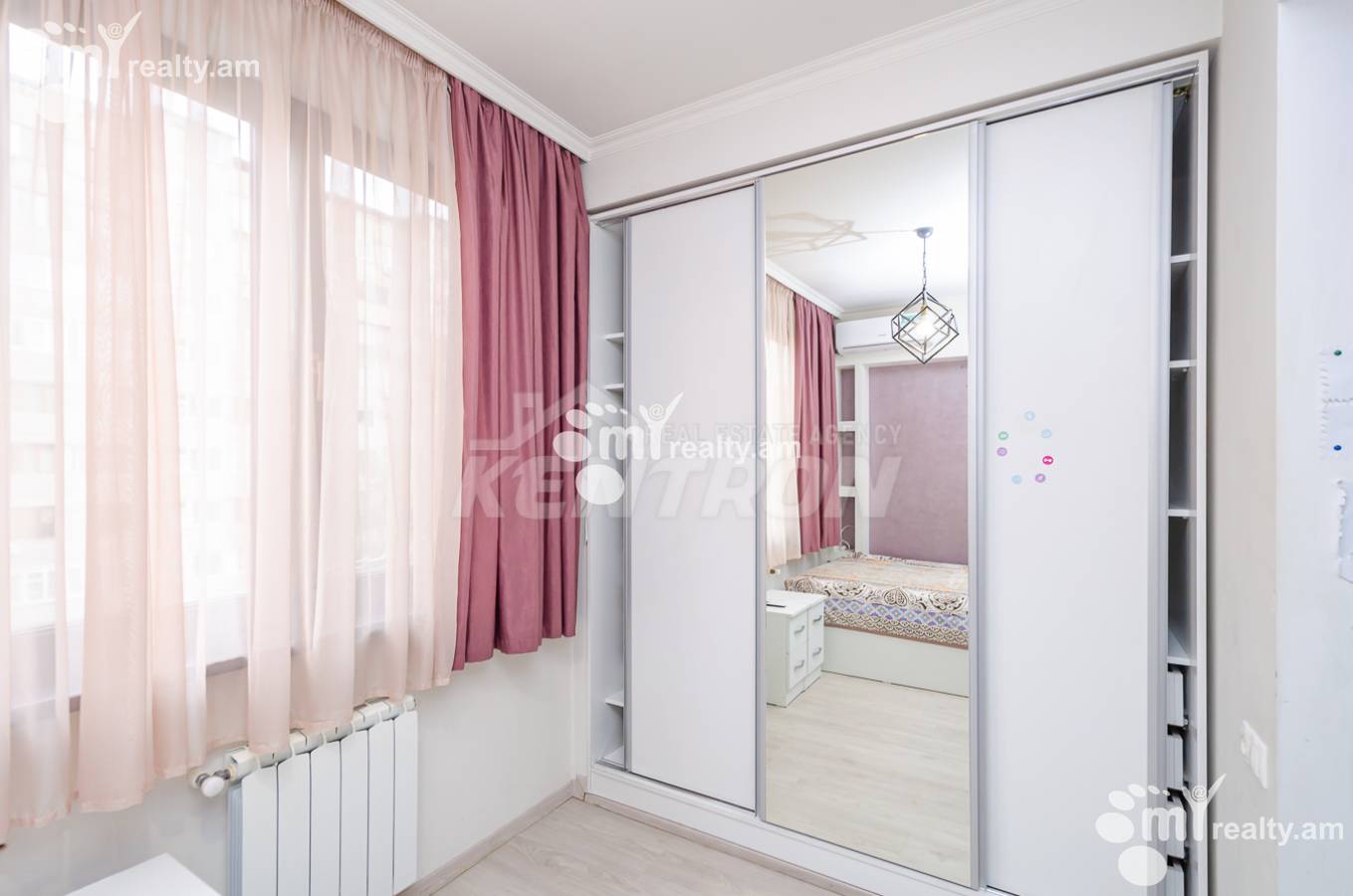 3 bedroom apartment for sale خیابان ابوویان, مرکز شهر ایروان, 153439