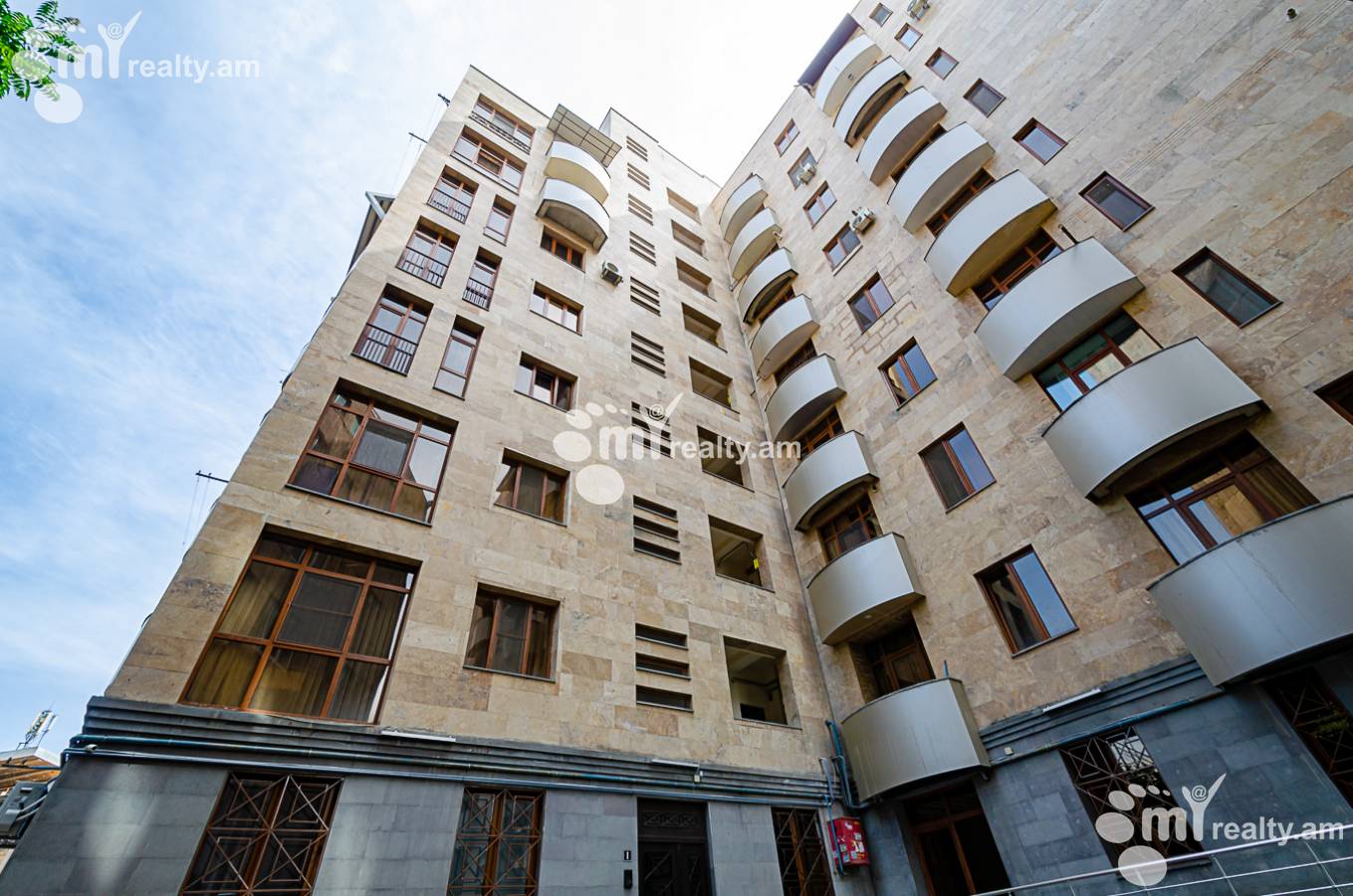 Купить 2 комнатную квартиру Орбели Ехбайрнери ул, Арабкир Ереван, 143879