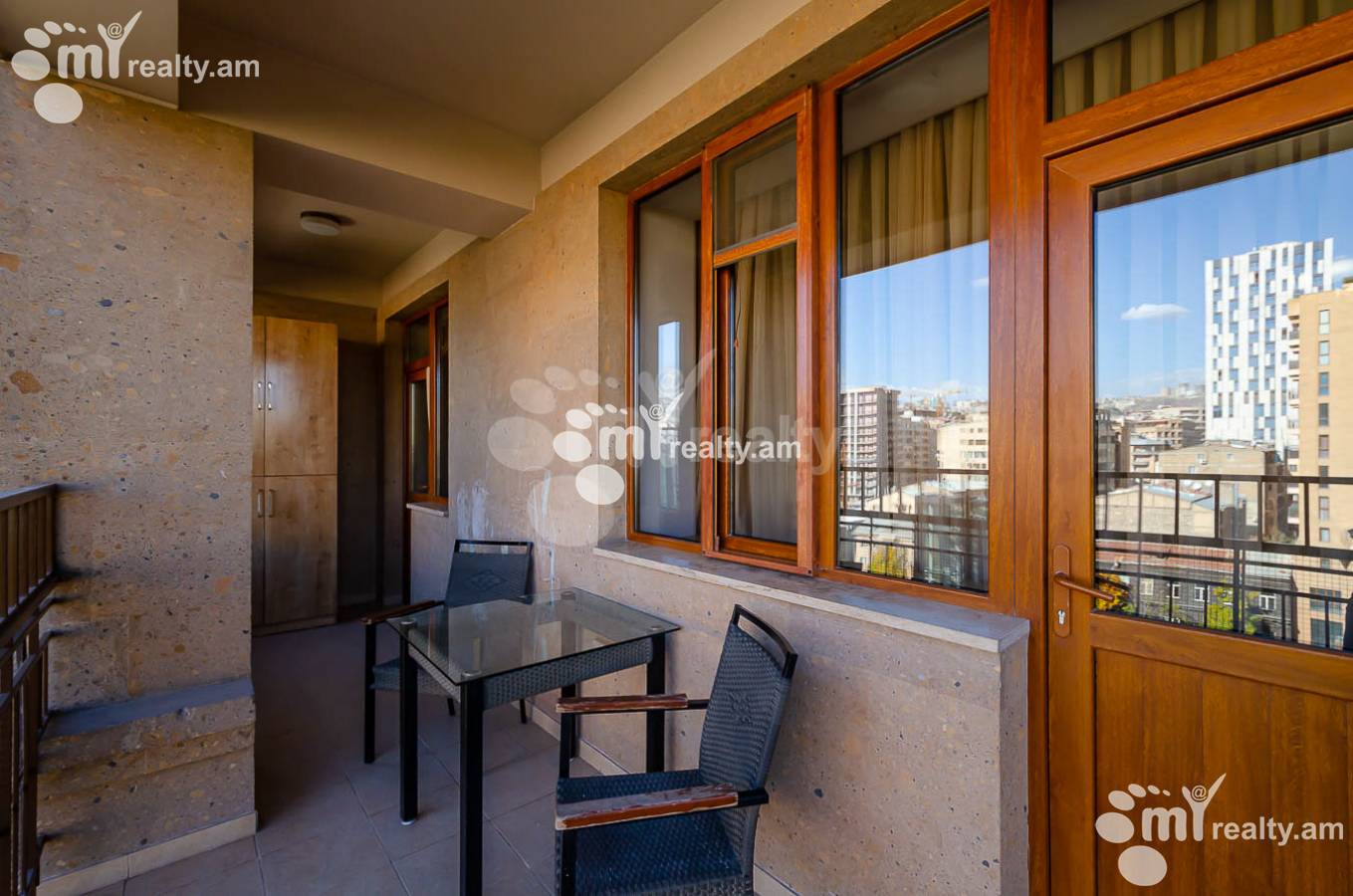 3 սենյականոց բնակարան  Ամիրյան փող, Կենտրոն Երևան, 146155