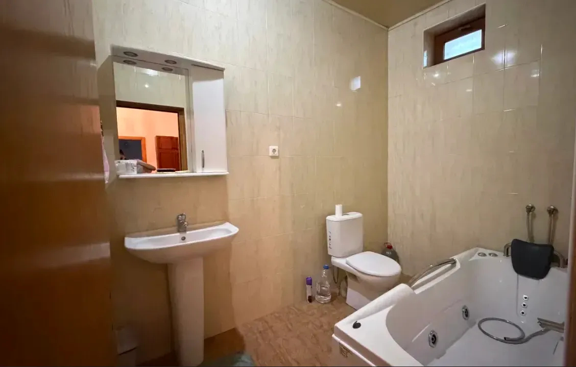 Առանձնատուն վարձով Զ. Քանաքեռցի, Քանաքեռ-Զեյթուն Երևան, 162014