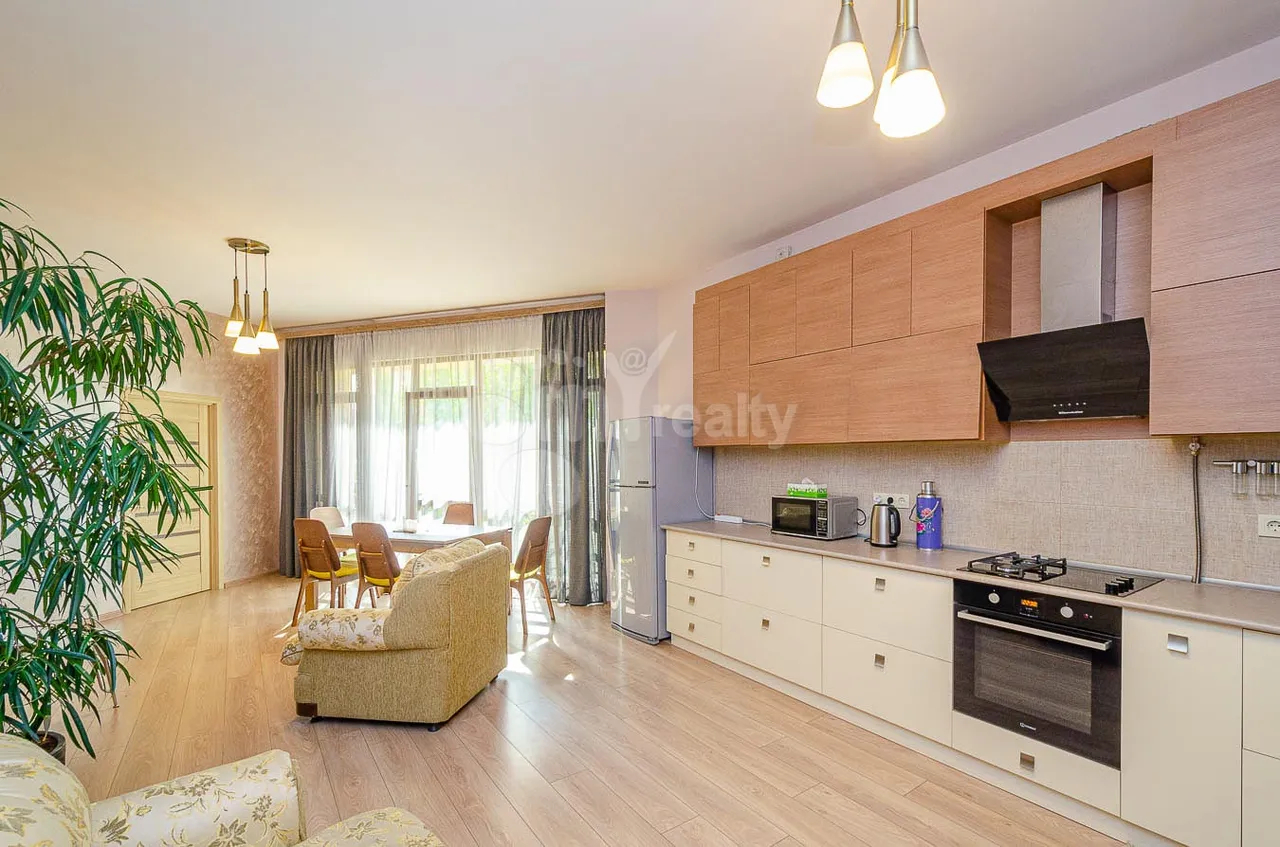 3 bedroom apartment for rent Yekmalyan St, Center Yerevan, 159975