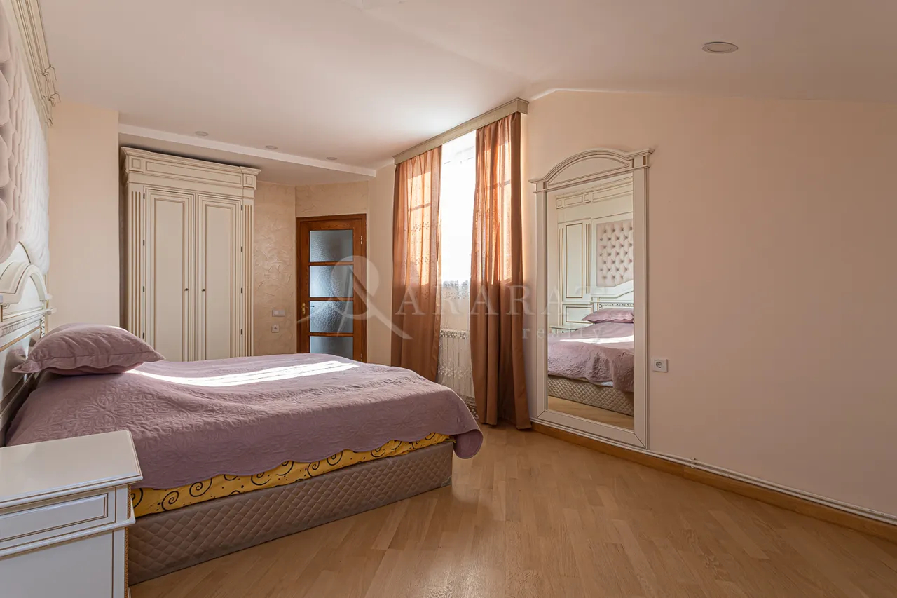 5 bedroom apartment for rent Spendiaryan St, Center Yerevan, 158572