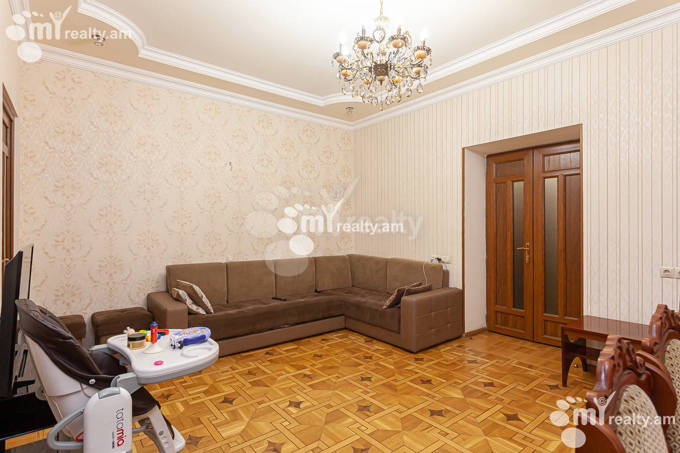 3 սենյականոց բնակարան  Մաշտոցի պող, Կենտրոն Երևան, 145510