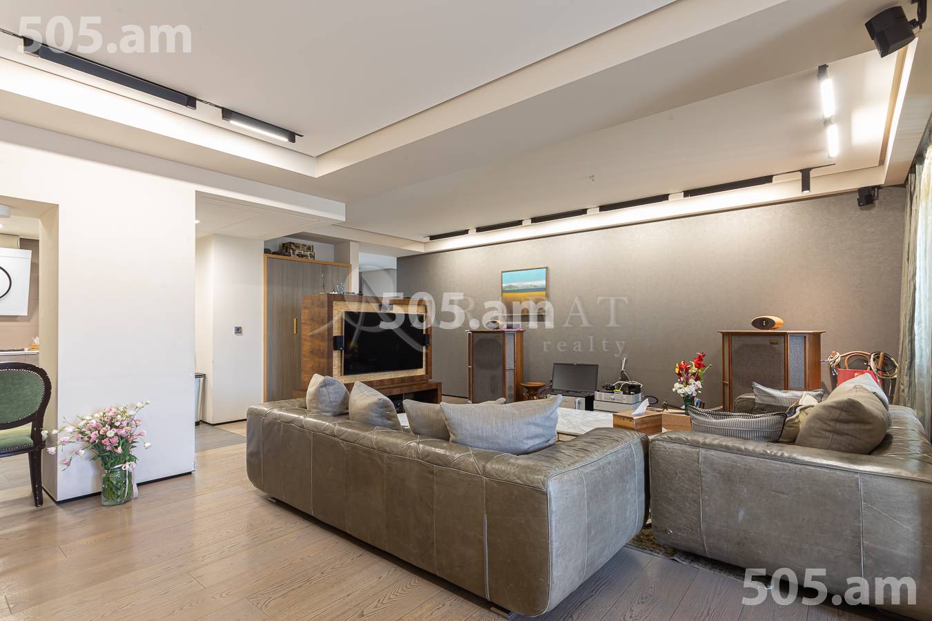 5 bedroom apartment for sale خیابان آنتارایین, مرکز شهر ایروان, 156281
