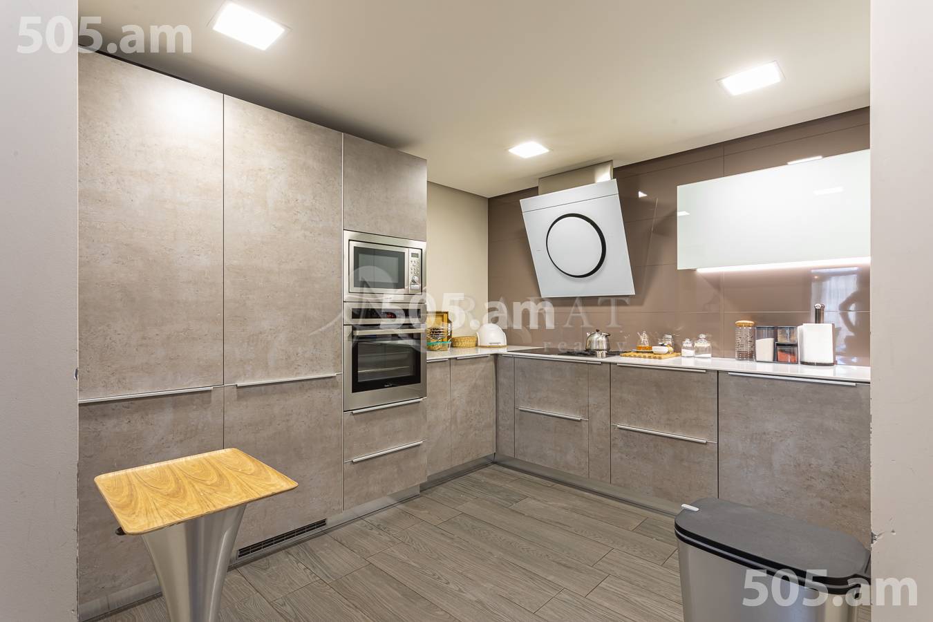 5 bedroom apartment for sale خیابان آنتارایین, مرکز شهر ایروان, 156281