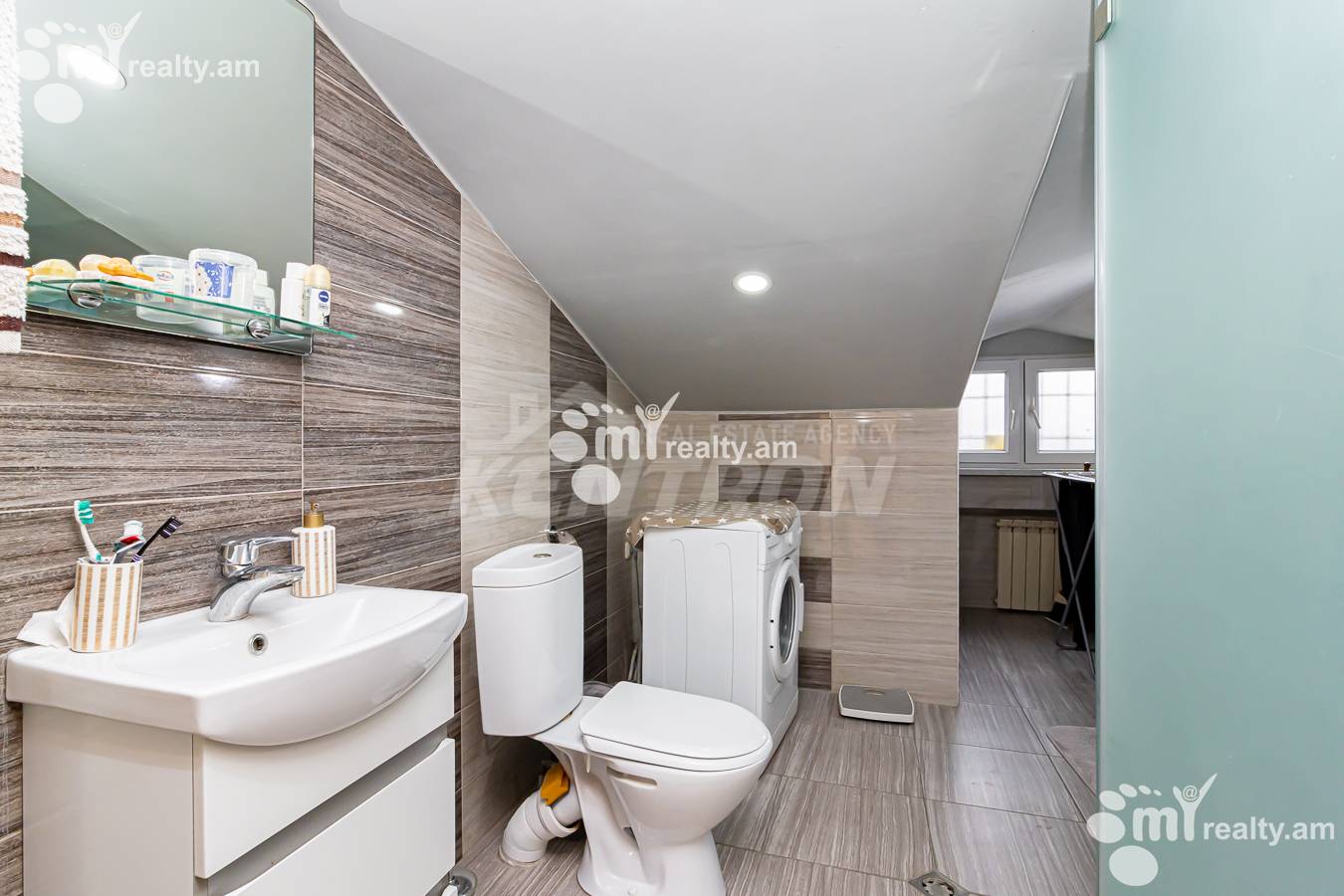 Купить 5 комнатную квартиру Г.Кочар ул, Арабкир Ереван, 154320