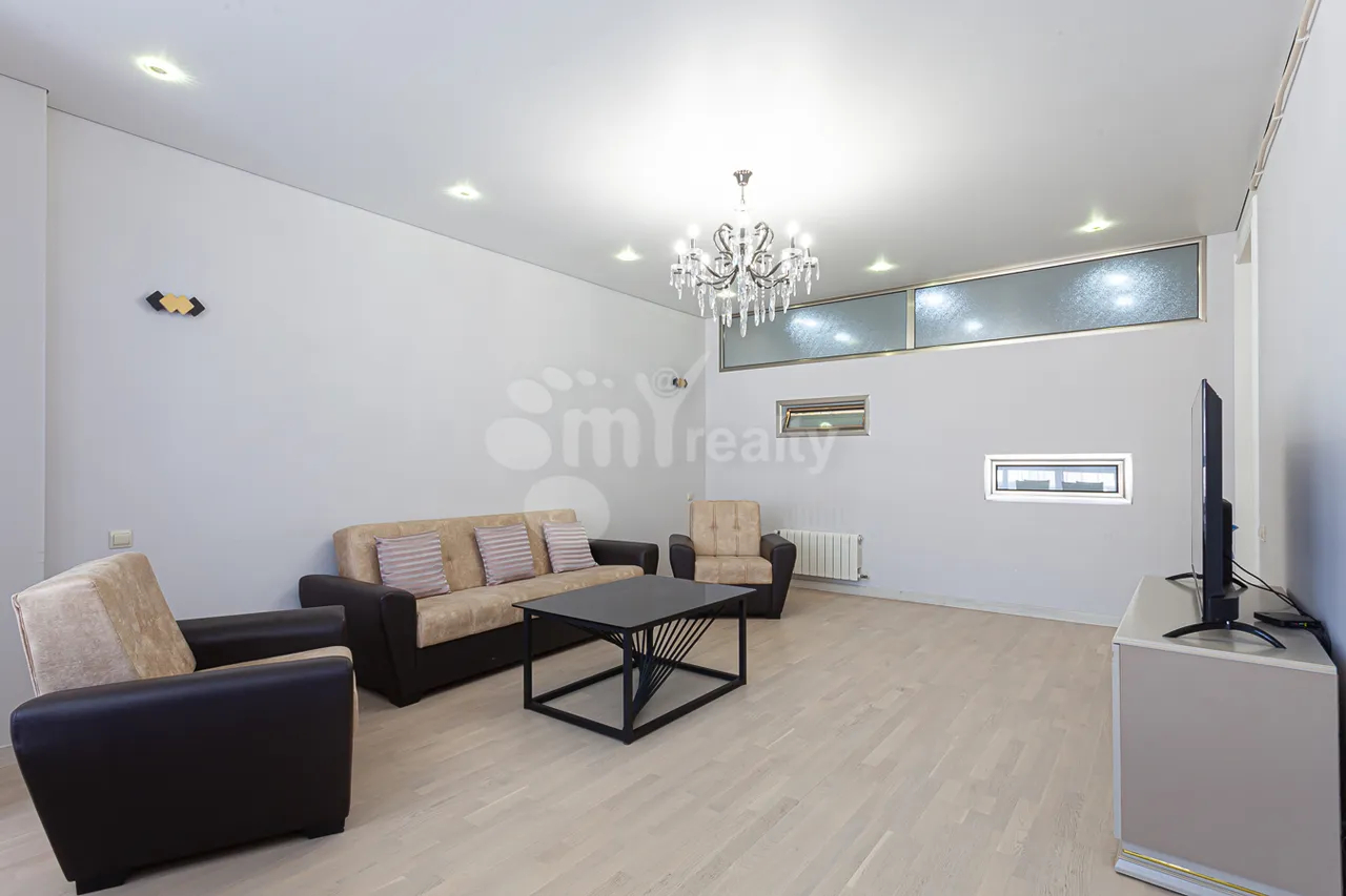 3 bedroom apartment for rent خیابان آرام, مرکز شهر ایروان, 161481