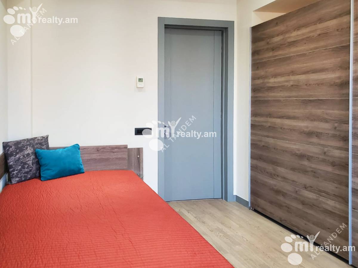 3 bedroom apartment for sale Amiryan St, Center Yerevan, 161202