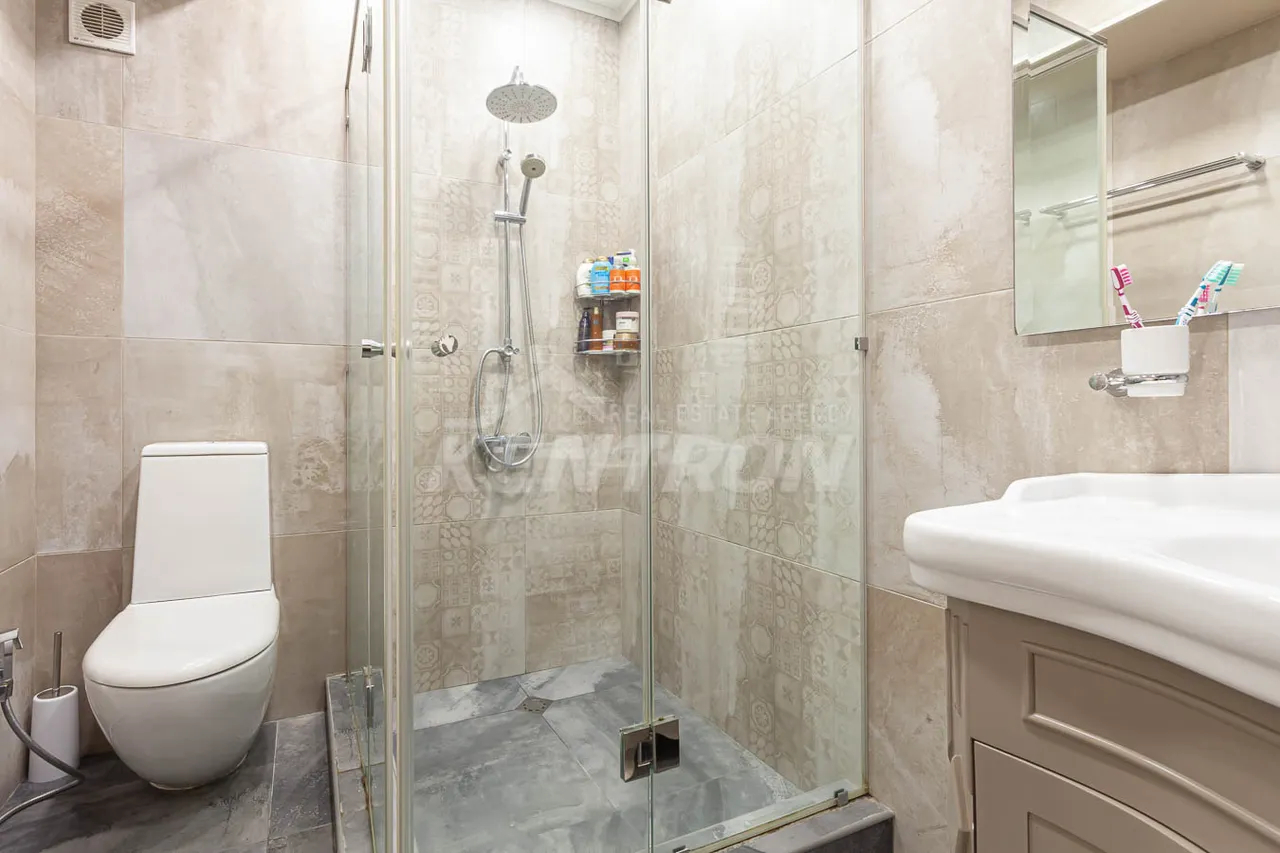 Снять 4 комнатную квартиру Туманян ул 1ый перех, Центр Ереван, 158985