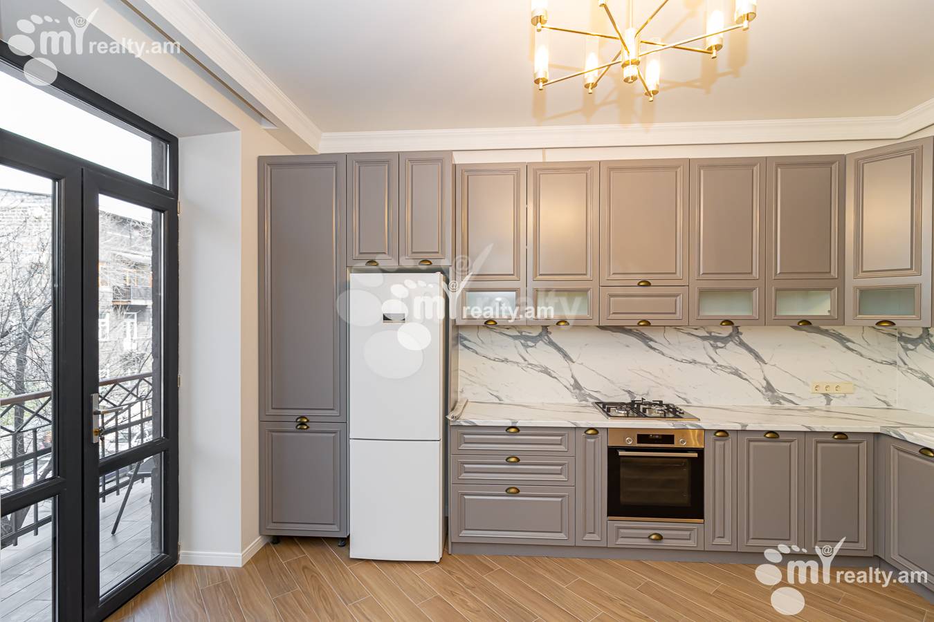 3 bedroom apartment for sale Paronyan St, Center Yerevan, 149046